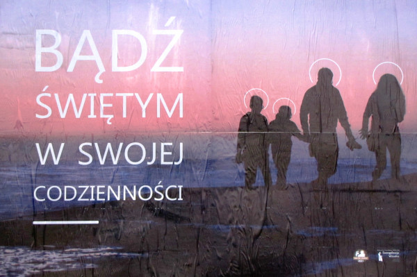 BĄDŹ  ŚWIĘTYM  W  SWOJEJ  CODZIENNOŚCI